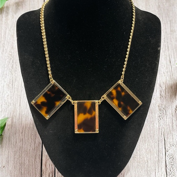 French Connection Gold Tone Tortoise Shell Panel Necklace 16”+3” - Picture 1 of 9